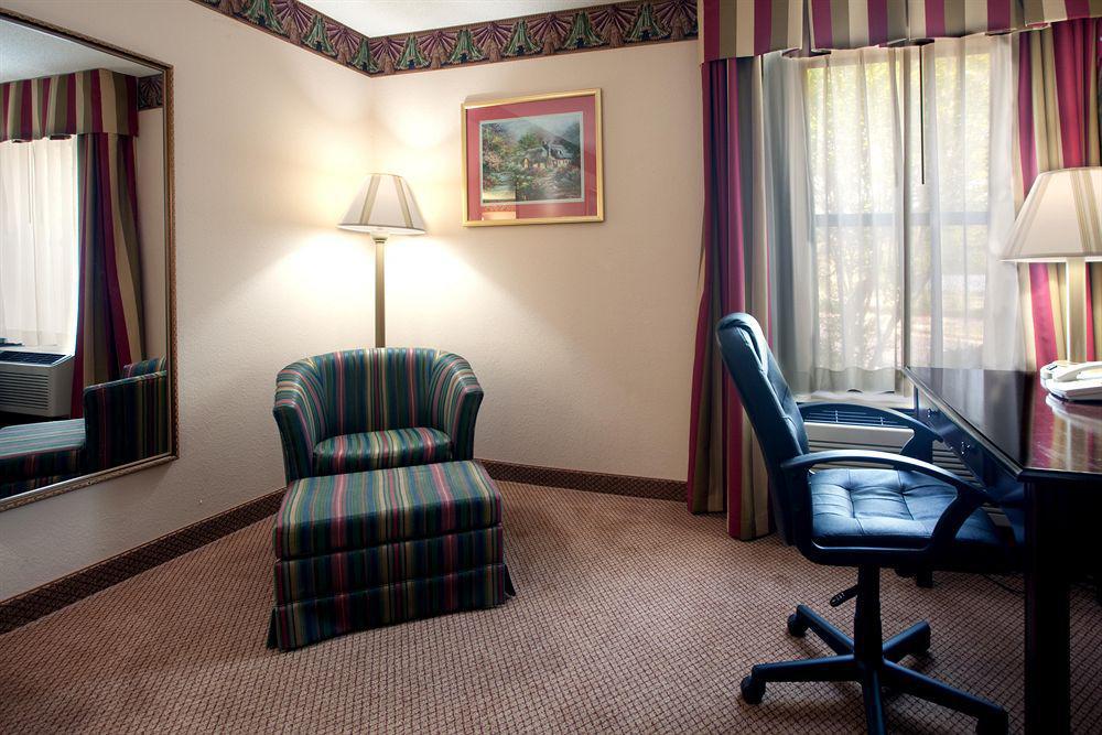 Quality Inn & Suites Clemmons I-40 Cameră foto